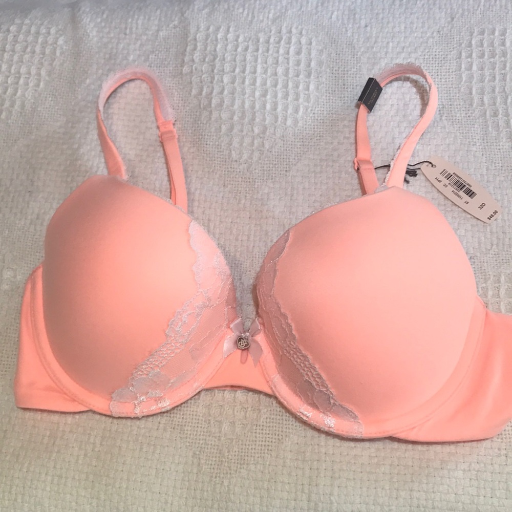 Victoria’s Secret Peach Bra 32D